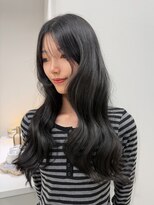 ヒン(HIN)&nbsp;透明感たっぷりの韓国風ロングスタイル