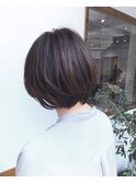 レザーカット前下がりのボブ