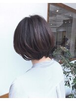 カウチ(Kauti)&nbsp;レザーカット前下がりのボブ