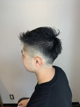 ヘアーアンドビュー ティーリタ 蕨(RITA) 外国人風フェードショート