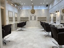 アグ ヘアー ウェヌス 徳島 鴨島店(Agu hair venus ザ ビッグ)の雰囲気（一席一席の間隔があるのでゆったり寛いでご利用いただけます。）