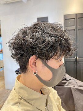 エフエム 明大前(FM) バーバー　ツイストスパイラル/波巻きパーマ/フェードカット