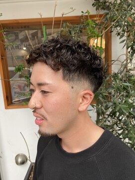 ヘアーラボ ハチ(HAIR LABO HACHI) スキンフェード×パーマ