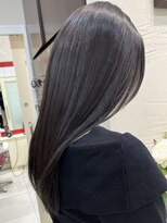 レブリィ ゼンコームサシサカイ(Reverie ZENKO Musashisakai) 透ける暗髪艶カラー