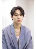 ナチュラルセンターパート韓国ツーブロ