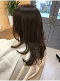 ラグジュアリーな大人女性のレイヤースタイル