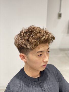 グルーマーズトウキョウ 渋谷店(GROOMER/S TOKYO) ショートハーパー スペインカール メンズカット メンズパーマ