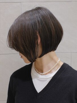 ピークアブー 原宿ハラカド(PEEK-A-BOO) くせ毛多毛前下がりショートボブ絶壁ボリューム奥行き外国人