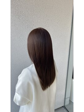 エボルブヘアー(EVOLVE Hair) 艶ストレートロング