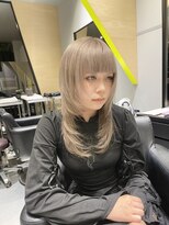 エイトヘアー(8 HAIR) レイヤーカット ホワイトベージュ ダブルカラー