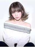  切りっぱなし外はねボブスタイル