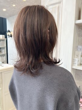 キャアリー(Caary) 福山市美容室Caary人気 透明感くすみベージュカラー外ハネヘア