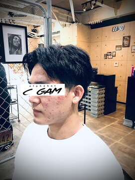 アルファベットシーガム(C gam) さりげなセンターパート