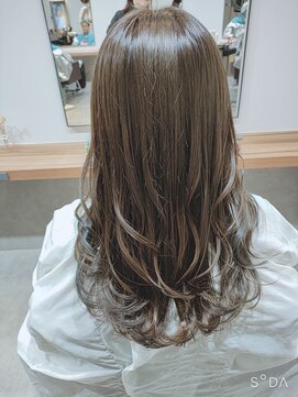 ヘアーズクリッツア(HAIR'S CKRIZIA) さりげなくイヤリングカラー