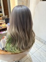 マイノリティー(Minority Produced By TOPHAIR)&nbsp;インナーカラー　グレージュ×イエローグリーン