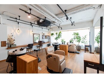 シャンプー・ヘッドスパ専門店 Shampoo Room ＋DOOR 