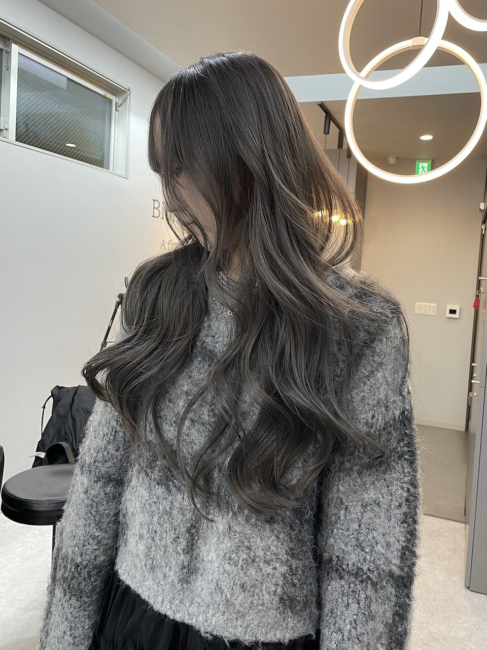 中明度/グレー：L229415927｜ブロンド(Blonde)のヘアスタイル