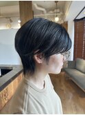 横顔美人を引き立てる、品格ショートウルフ