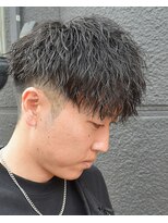 フリーク バーバーショップ 都島店(FREAK BARBER SHOP) 黒髪縦落ちツイストスパイラルパーマ王道ツーブロックマッシュ