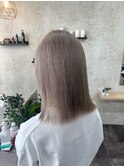 ホワイトグレージュ