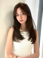 ユーフォリア 新宿通り(Euphoria)&nbsp;ロングレイヤー 斜めバンググレージュカラーデザインカラー