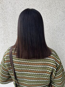 カットアンドトータルビューティ ヴァンキャトル(Cut&Total Beauty VINGT QUATRE) 重めぷつっとストレート◎