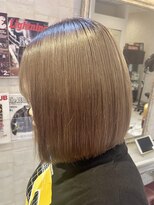 クオリア(Quaria)&nbsp;大人可愛い/ショートボブ/ミニボブ/切りっぱなしボブハイトーン