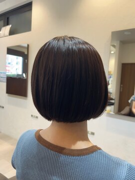 リリー(Lily) 切りっぱなしボブ