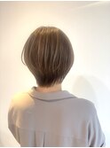 くびれショートヘア×ナチュラルハイライト