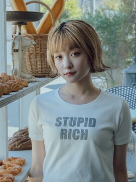 サニーサイド(SUNNY SIDE) ブロンドボブ
