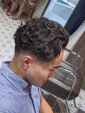 グルーマーズトウキョウ(GROOMER/S TOKYO) men's/メンズ/リバースセンターパート/ニュアンスパーマ/神保町