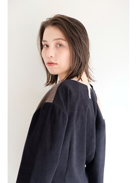 ラレイ(Lalei) 【ささきまさき】フォギーベージュ+耳かけ前下がりボブ