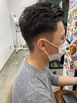 キューズ クラブ(cuz KLUB) 【cuzKLUB 】フェードカット×緩パーマスタイル