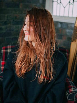 フローラビューティーヘアー(Flora Beauty Hair) エアリーロング/20代/30代/40代/50代/岡山/表町