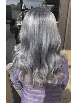 トリニティ(trinity) 白髪多めの白髪カバーグレー（ブリーチカラー）【豊見城】