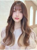 大きめのゆったりカールであざと可愛い韓国ヘア