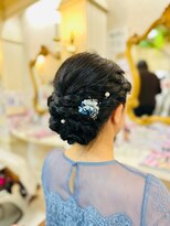 美容室 ティンカーベル シニヨンヘア