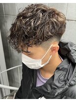 リコ ヘアアンドリラクゼーション 名駅店(LICO HAIR＆RELAXATION) [LICO]前下がり、スペインカールパーマby碇山　光一郎