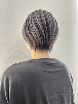 ジンクヘアーセカンド(ZiNK HAIR2nd) ショートボブ×シルバーカラー