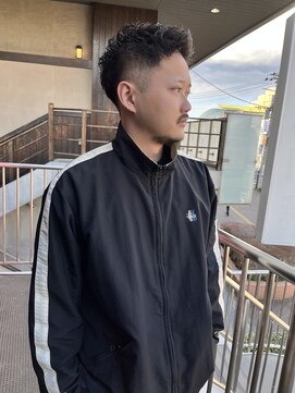 アイズ 海老名(AIZU) スパイキーショート ボックスショート 短髪 アップバング