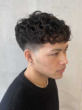 フランクスバーバーリザーブ 人形町店(FRANK’S BARBER RESERVE) ショートスペインカール　ｙ