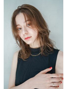 ギークス(GEEKS) 【GEEKS渋谷】顔周りレイヤー/グレージュ/伸ばしかけロング/小顔