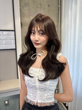 リリー(Lilley) レイヤーカット × ブラウンカラー × 韓国巻き