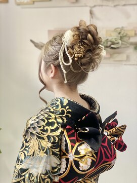 ヘアセットサロンエッジ(Edge) 二十歳のつどいにゆるふわお団子