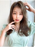 30代小顔に見えるくびれヘアレイヤー × オリーブグレージュ