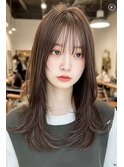 ミディアムレイヤーハッシュカットダークグレーココアブラウン
