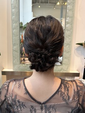 ブリッサ(brisa) シニヨンヘアセット/表参道