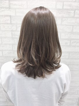 ジーナ セントラル銀座(Zina) 透け感のあるシルバーベージュラフミディ