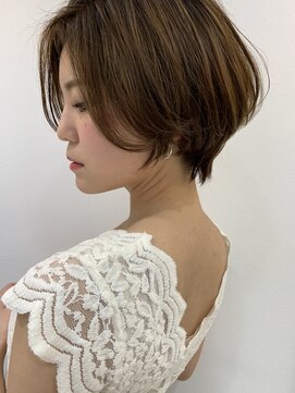 シー バイ ロンド 新宿(Sea by Lond) 【佐藤健太郎】ナチュラルベージュくびれひし形ショートボブ