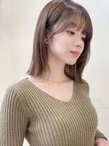 切りっぱなしボブ　ミルクティーベージュ　ハイライト